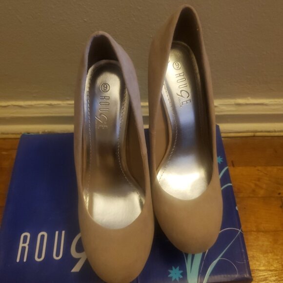 Rouge Nude Shoes- Sz 9- Brand new - Picture 1 of 5